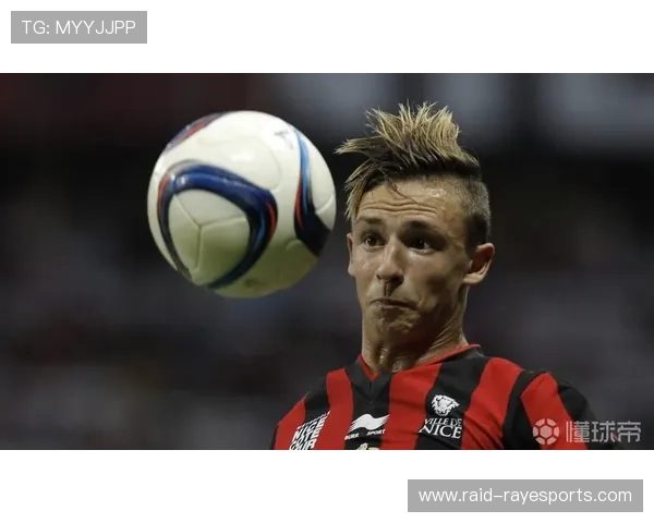 皮埃尔是什么背景的足球球星曾效力于哪些著名俱乐部并取得哪些成就