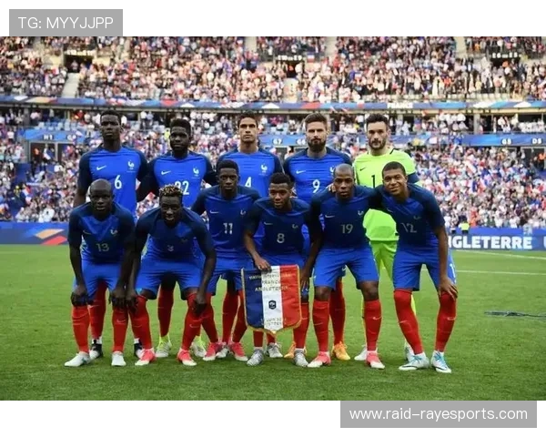 足球场上的球星为何如此强大他们背后的技术天赋与不懈努力