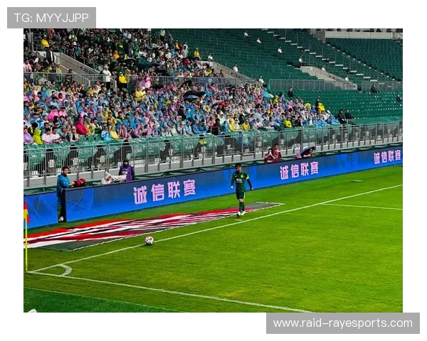 足球场上后腰位置的传奇球星盘点与历史地位分析